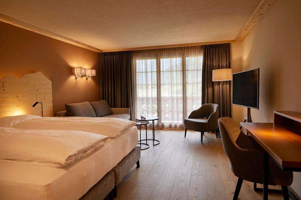 Hotel Alpenland Gstaad Eksteriør bilde