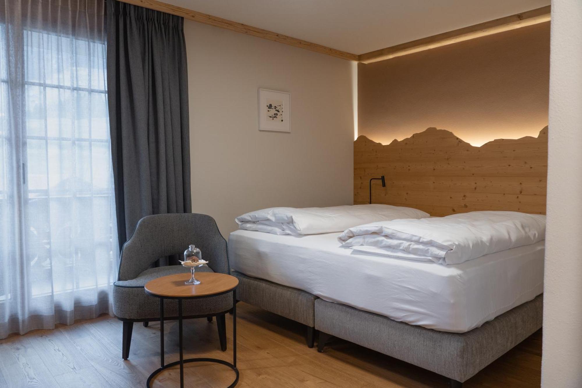 Hotel Alpenland Gstaad Eksteriør bilde