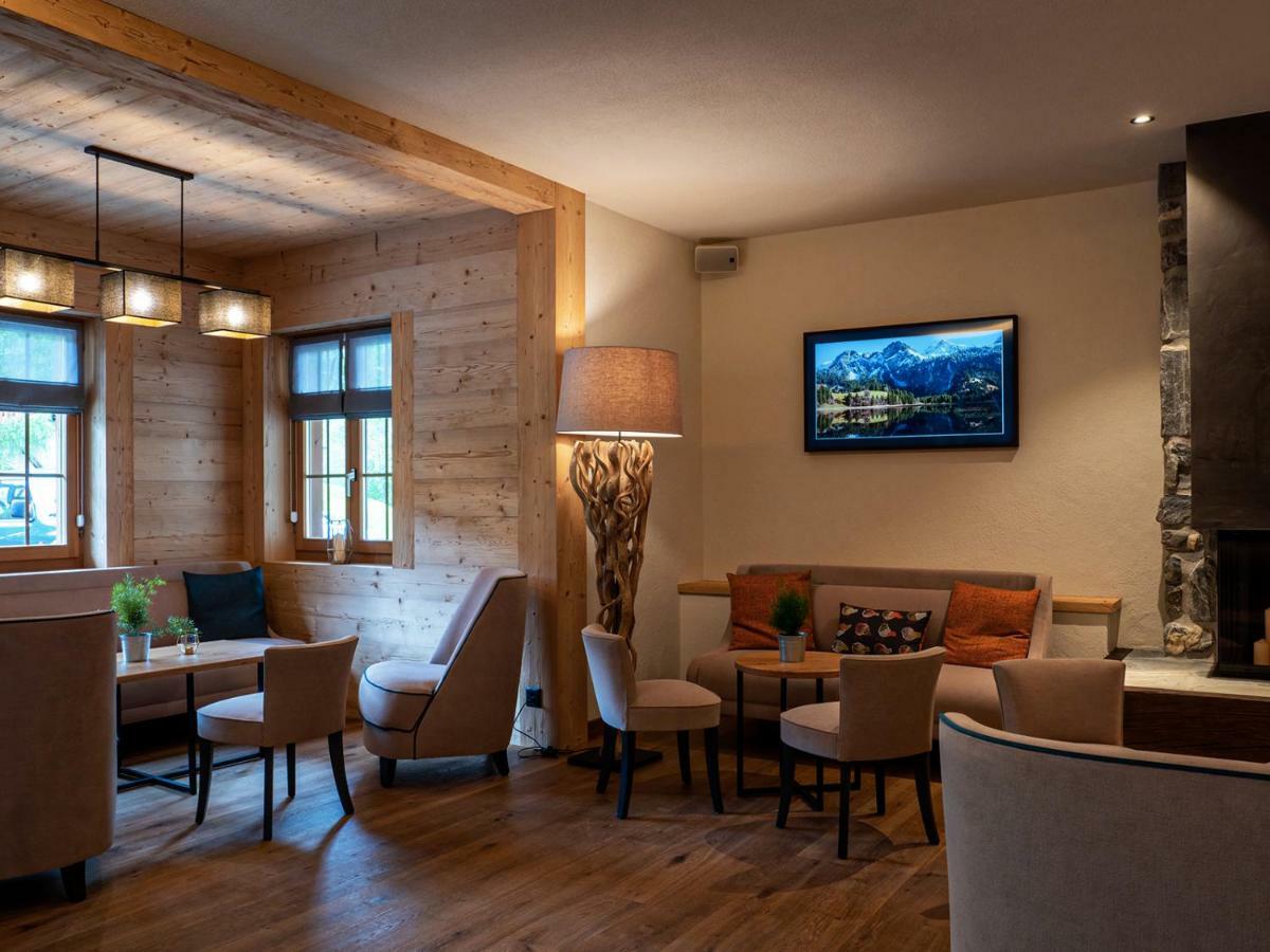 Hotel Alpenland Gstaad Eksteriør bilde